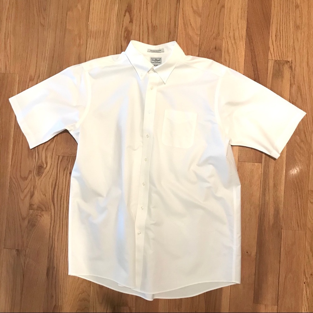 L. L. BEAN Button-down short sleeve shirt